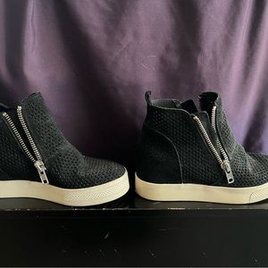 Steve Madden shoes with zipper